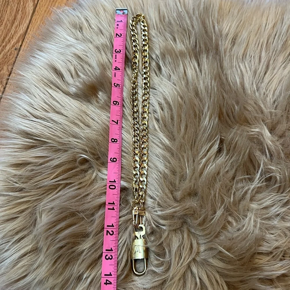🧡Gold Chain Necklace with LV Lock Pendant 317 - Picture 7 of 14